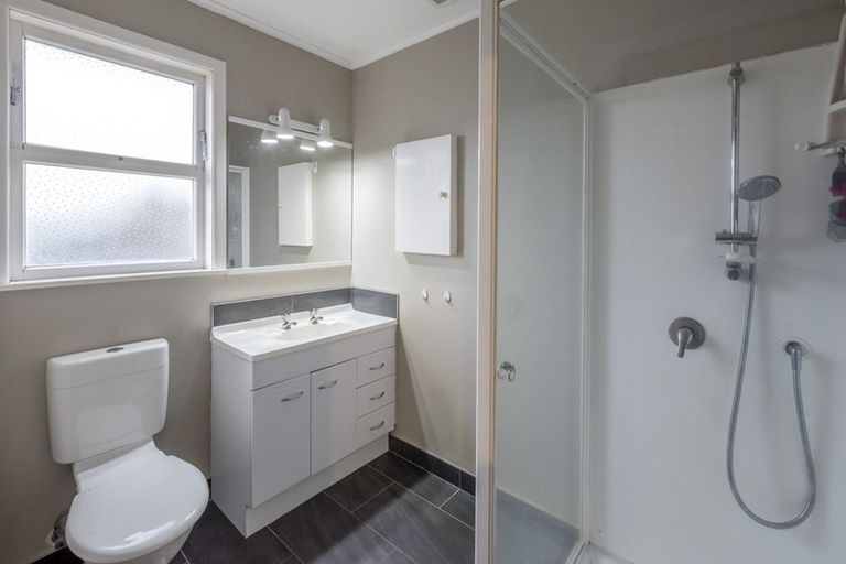 Photo of property in 41 Karaka Crescent, Levin, 5510