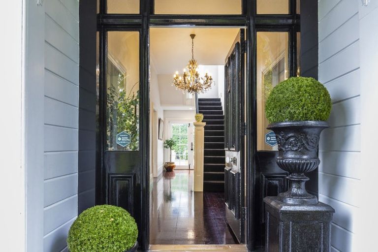 Photo of property in 26 Cranmer Square, Christchurch Central, Christchurch, 8013