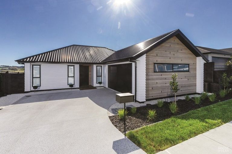 Photo of property in 5 Edward Abell Street, Wainui, 0932