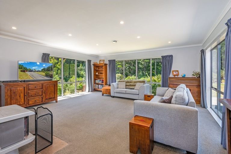 Photo of property in 37 County Heights Drive, Aokautere, Palmerston North, 4471