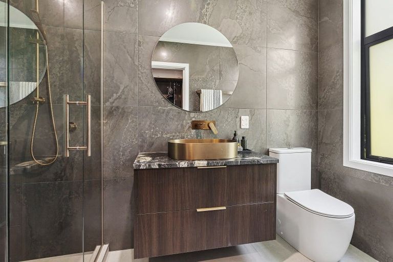 Photo of property in 152 Campbell Street, Karori, Wellington, 6012