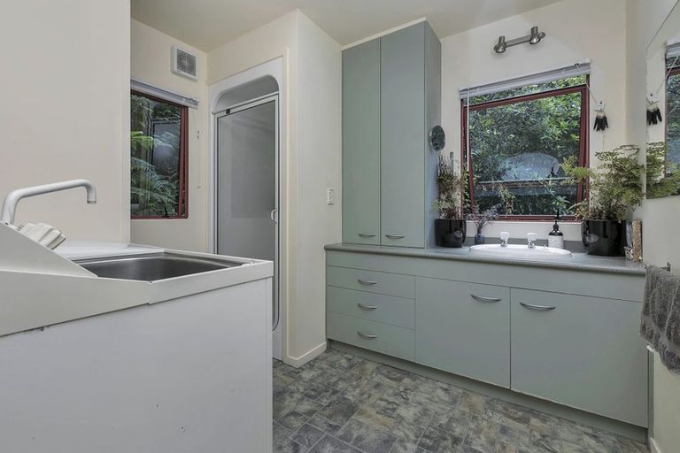 Photo of property in 142 Wade River Road, Wade Heads, Whangaparaoa, 0932