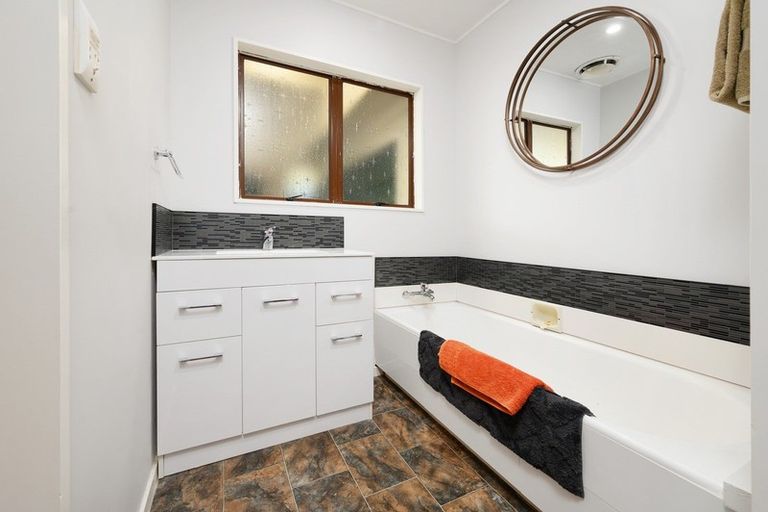 Photo of property in 39 Lyttelton Crescent, Tamatea, Napier, 4112