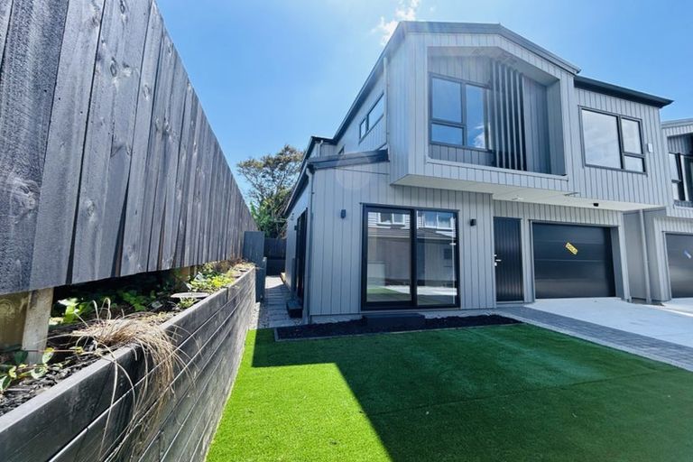 Photo of property in 17d Sorrel Crescent, Bucklands Beach, Auckland, 2012