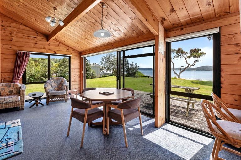 Photo of property in 121 Ohawini Road, Oakura, Hikurangi, 0184