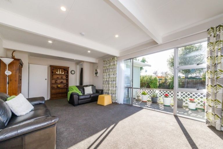 Photo of property in 107 Ruamahanga Crescent, Terrace End, Palmerston North, 4410