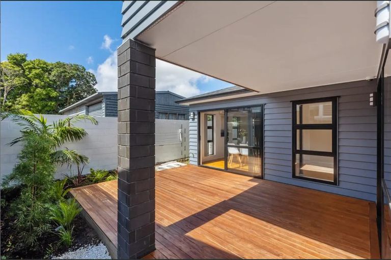 Photo of property in 19a Muir Avenue, Mangere Bridge, Auckland, 2022