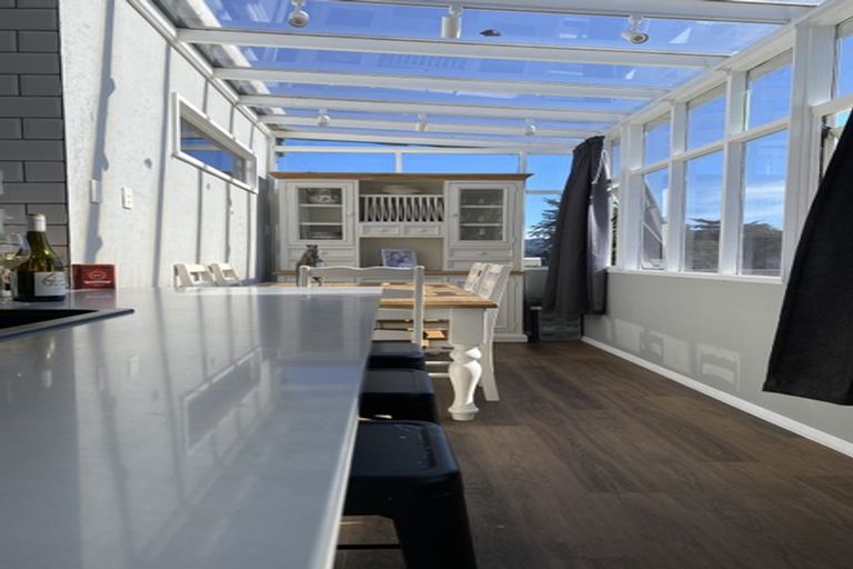 Photo of property in 112 Upper Fitzherbert Road, Wainuiomata, 5373