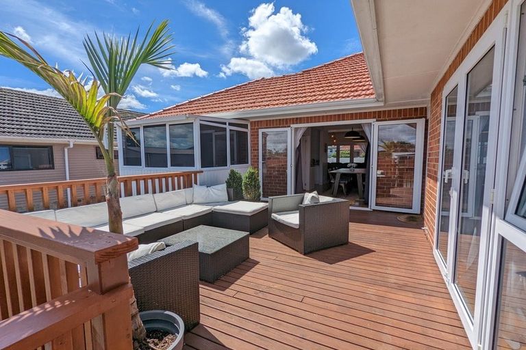 Photo of property in 16 Maxwell Avenue, Papatoetoe, Auckland, 2025