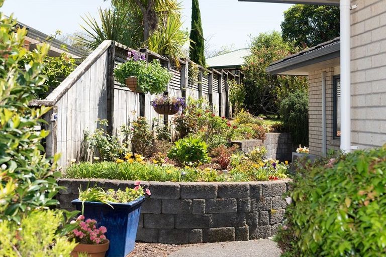 Photo of property in 11 Oakridge Drive, Kerikeri, 0230