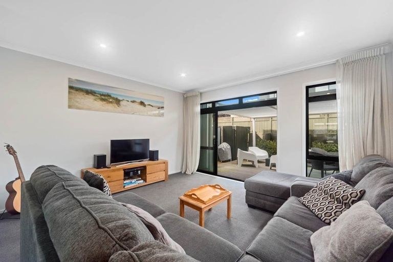 Photo of property in 4 Nohoanga Road, Karaka, Papakura, 2113