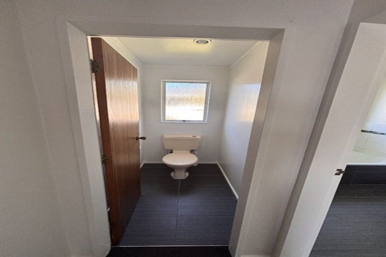 Photo of property in 23b Colchester Crescent, Newlands, Wellington, 6037