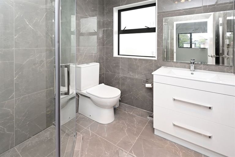 Photo of property in 37e Cornwall Road, Papatoetoe, Auckland, 2025