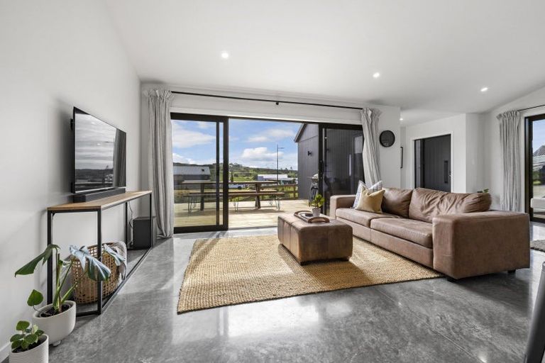 Photo of property in 102 Omahina Street, Raglan, 3225