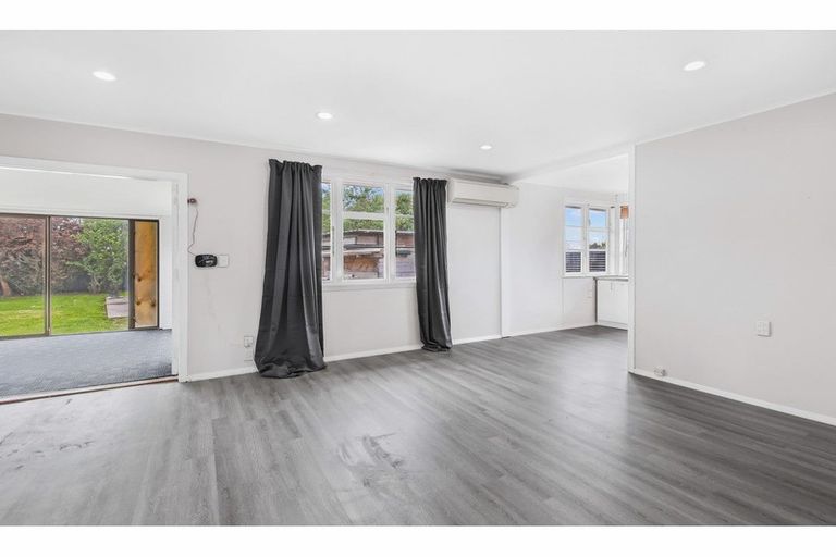 Photo of property in 8 Grosvenor Street, Redwood, Christchurch, 8051