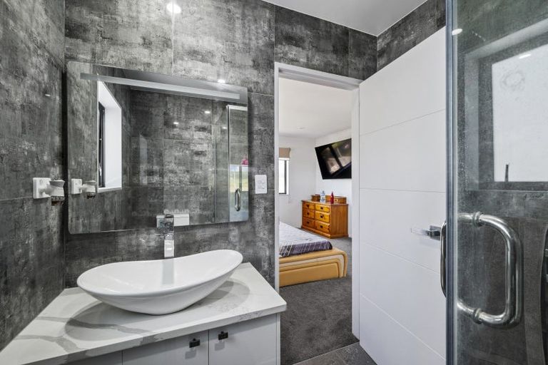 Photo of property in 44 Huka Heights Drive, Rangatira Park, Taupo, 3330