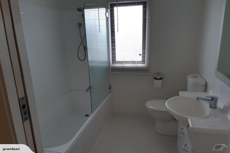 Photo of property in 73 Mangorei Road, Strandon, New Plymouth, 4312