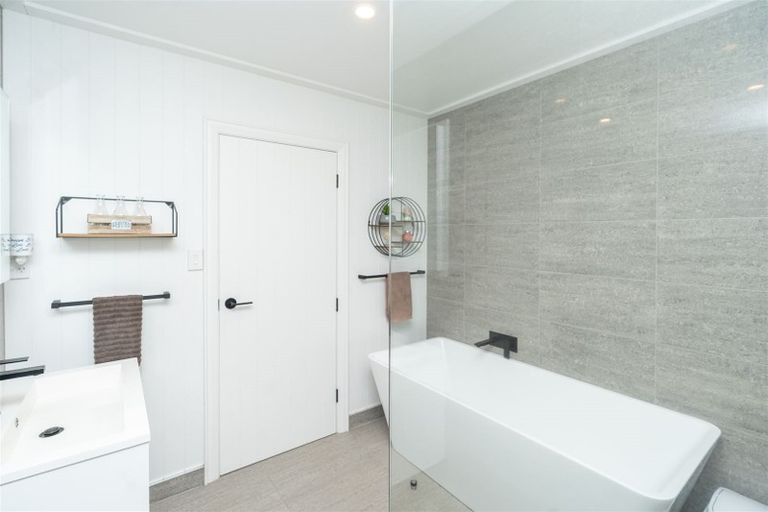 Photo of property in 4 Robertson Place, Rukuhia, Hamilton, 3282