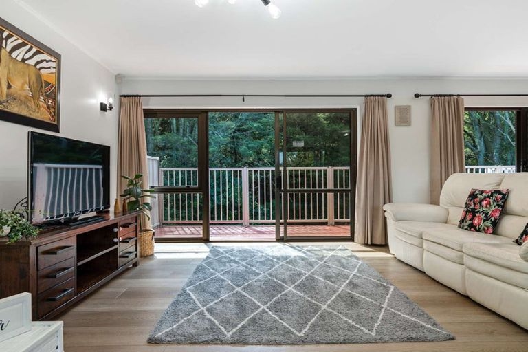 Photo of property in 8 Deodar Place, Totara Heights, Auckland, 2105