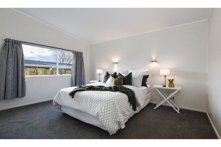 Photo of property in 3 Tirita Street, Kawaha Point, Rotorua, 3010