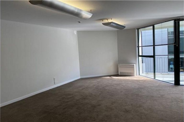 Photo of property in Regent Courts, 3/75 Gloucester Street, Christchurch Central, Christchurch, 8013
