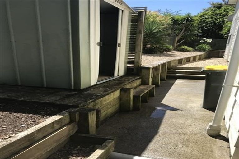 Photo of property in 2/9 Tyne Road, Forrest Hill, Auckland, 0620