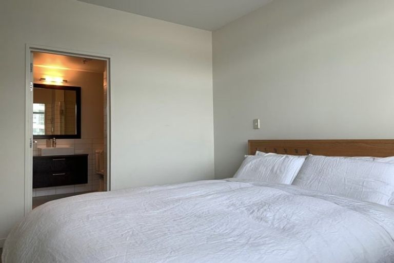 Photo of property in 9 Chews Lane, Wellington Central, Wellington, 6011