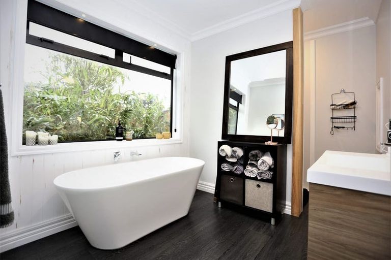 Photo of property in 28 Hamilton Drive, Wainui, Gisborne, 4010