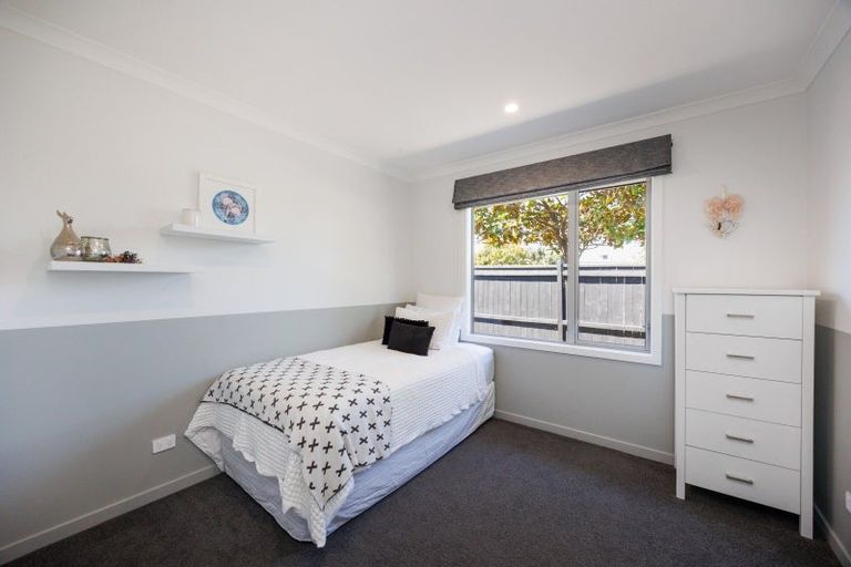 Photo of property in 30 Dogwood Way, Milson, Palmerston North, 4414