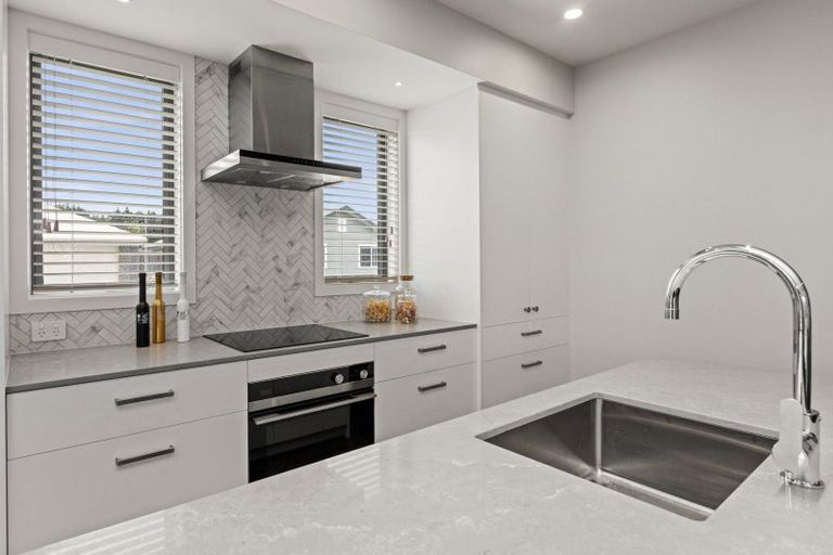 Photo of property in 9 George Yee Place, Taradale, Napier, 4112