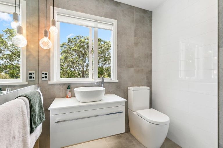 Photo of property in 22 Woodmancote Road, Khandallah, Wellington, 6035