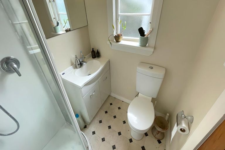 Photo of property in 1/136 Evans Bay Parade, Roseneath, Wellington, 6021