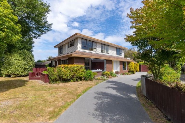 Photo of property in 14 Pasadena Place, Harewood, Christchurch, 8051
