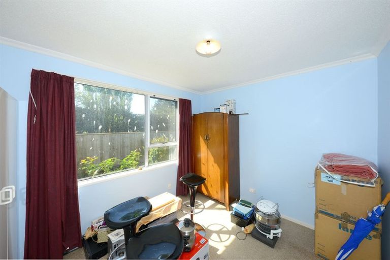 Photo of property in 40 High Street, Hawarden, 7385