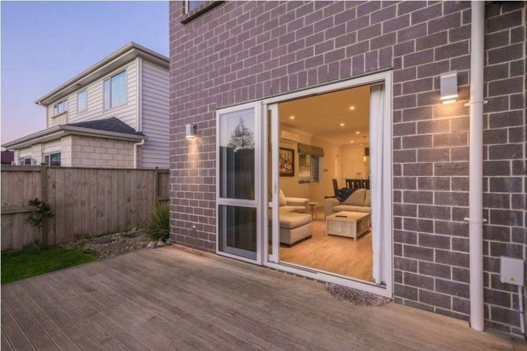 Photo of property in 21e Stamford Crescent, Flat Bush, Auckland, 2019