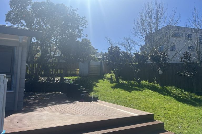 Photo of property in 11 Amery Place, West Harbour, Auckland, 0618