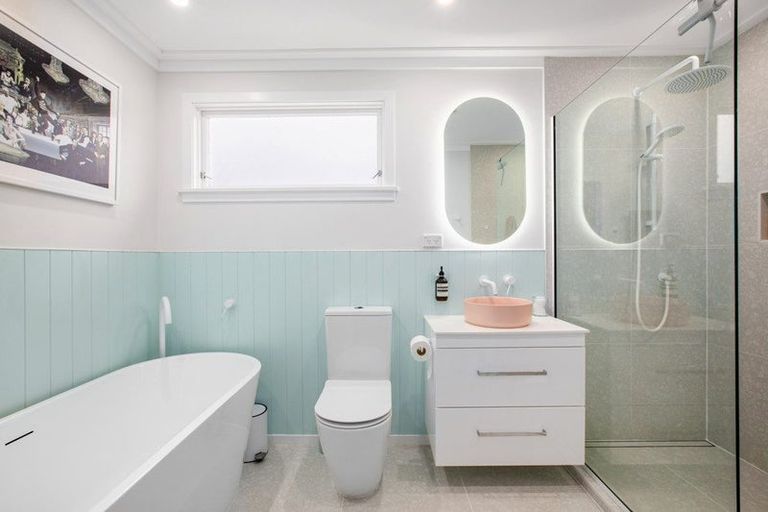 Photo of property in 23 Cara Crescent, Paparangi, Wellington, 6037