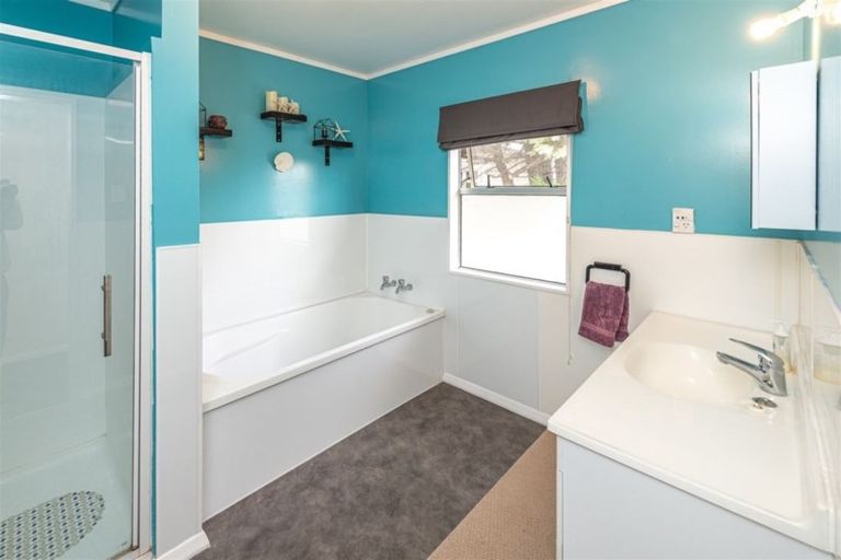 Photo of property in 11 Moore Avenue, Tawhero, Whanganui, 4501