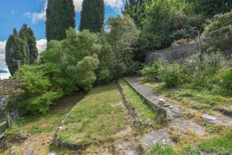 Photo of property in 1 Ocean View Road, Ravensbourne, Dunedin, 9022