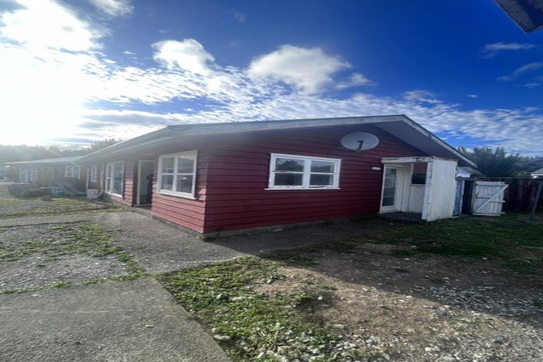 Photo of property in 55 Oregon Drive, Maoribank, Upper Hutt, 5018