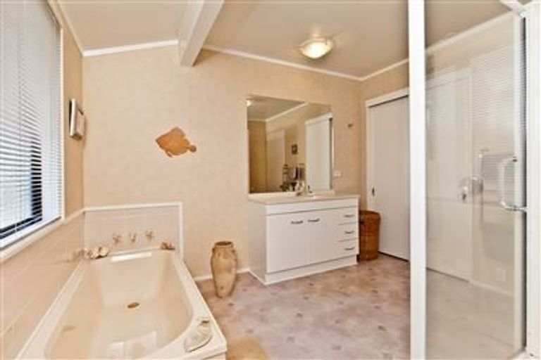 Photo of property in 2/14 Aramoana Avenue, Devonport, Auckland, 0624