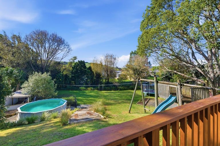 Photo of property in 125 Awaroa Road, Helensville, 0800