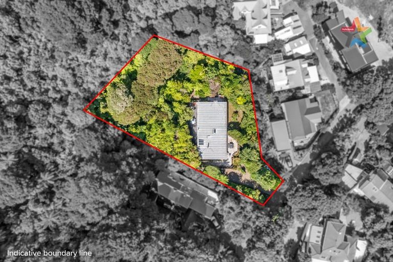 Photo of property in 12 Whiorau Grove, Lowry Bay, Lower Hutt, 5013