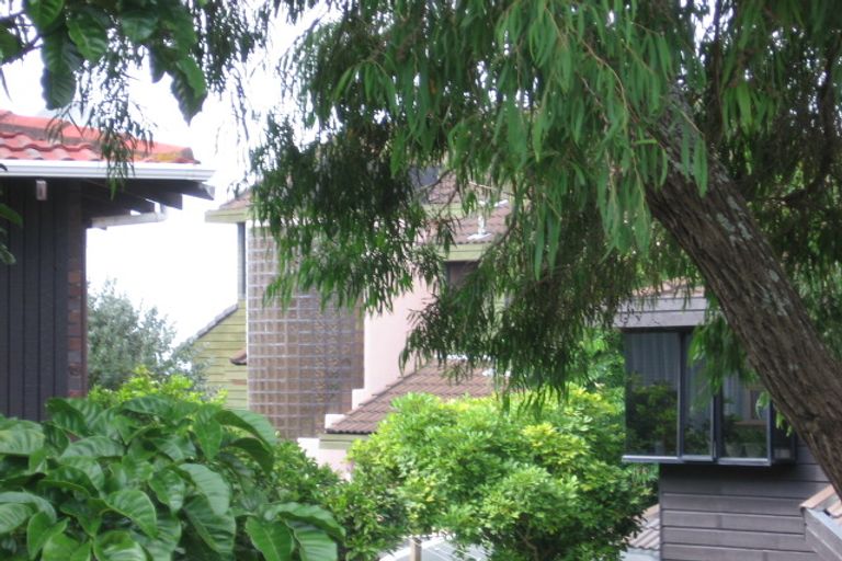 Photo of property in 3/23 Beach Road, Castor Bay, Auckland, 0620