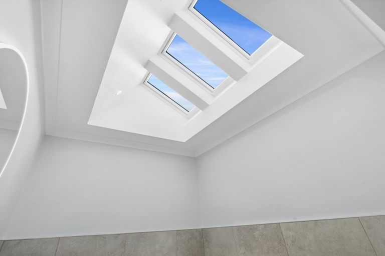 Photo of property in 2 Oakum Road, Whitby, Porirua, 5024