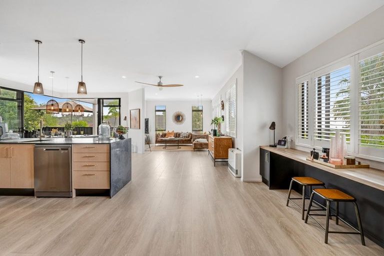 Photo of property in 57 Roberta Crescent, Orewa, 0931