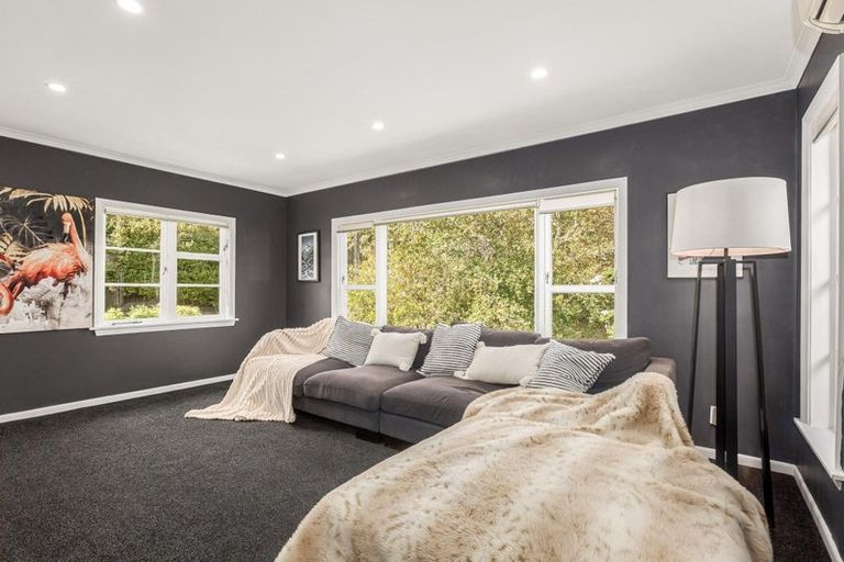 Photo of property in 17 Kiriwai Road, Paremata, Porirua, 5024