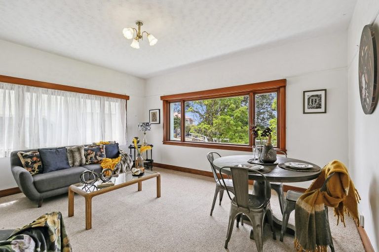 Photo of property in 2/56 Tanera Crescent, Brooklyn, Wellington, 6021