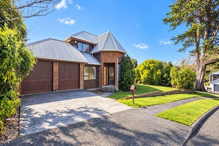 Photo of property in 2 Eclipse Lane, Whitby, Porirua, 5024