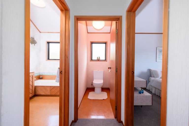 Photo of property in 5 Puketiro Place, Paihia, 0200